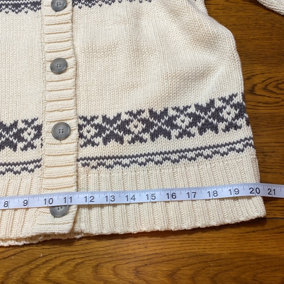 Eddie Bauer Woman’s Sweater Size L Cardigan Cream/Grey Snowflake Design - Picture 6 of 10
